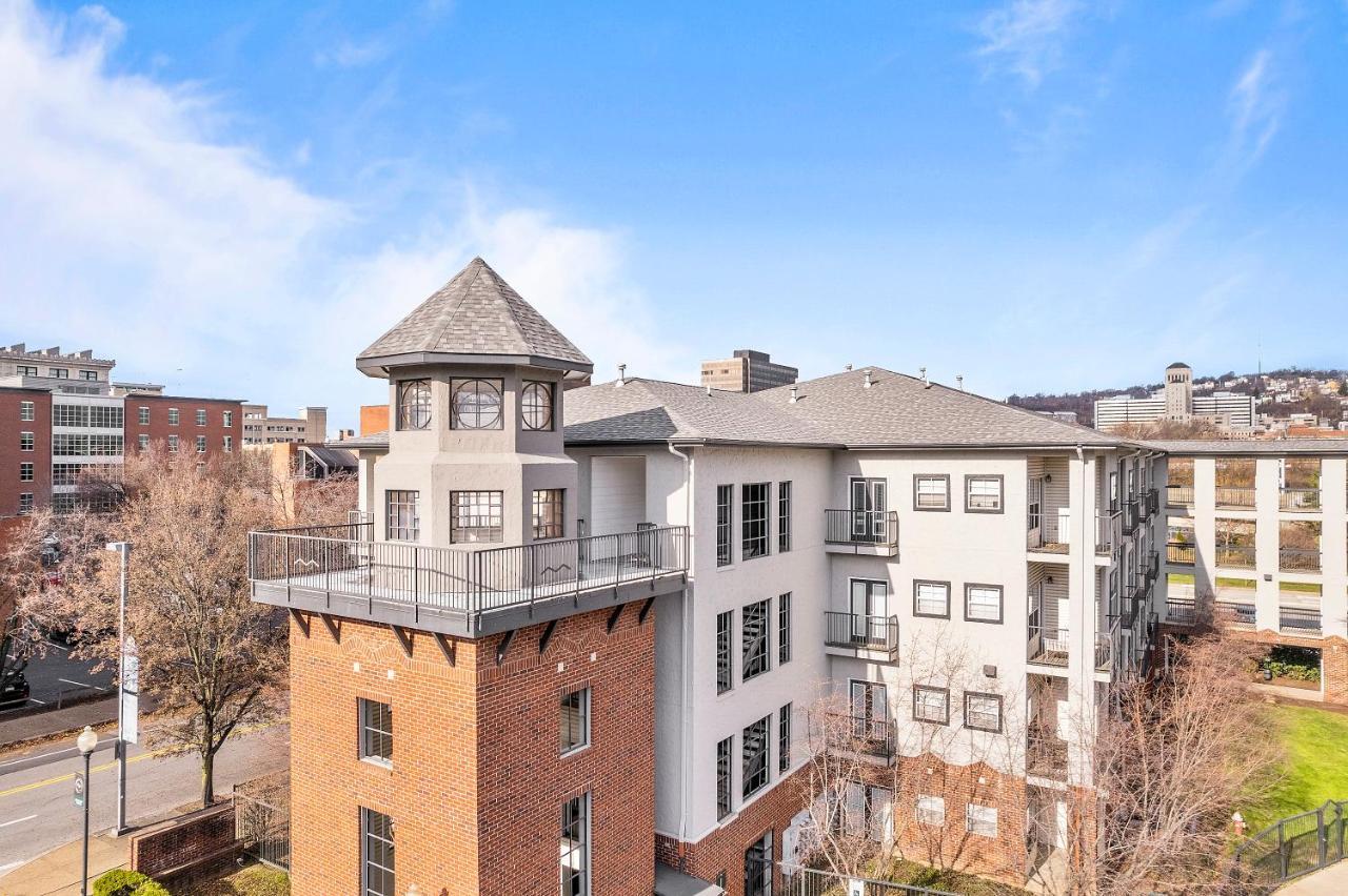 Frontdesk Bracken House Apts North Shore Питтсбург Экстерьер фото